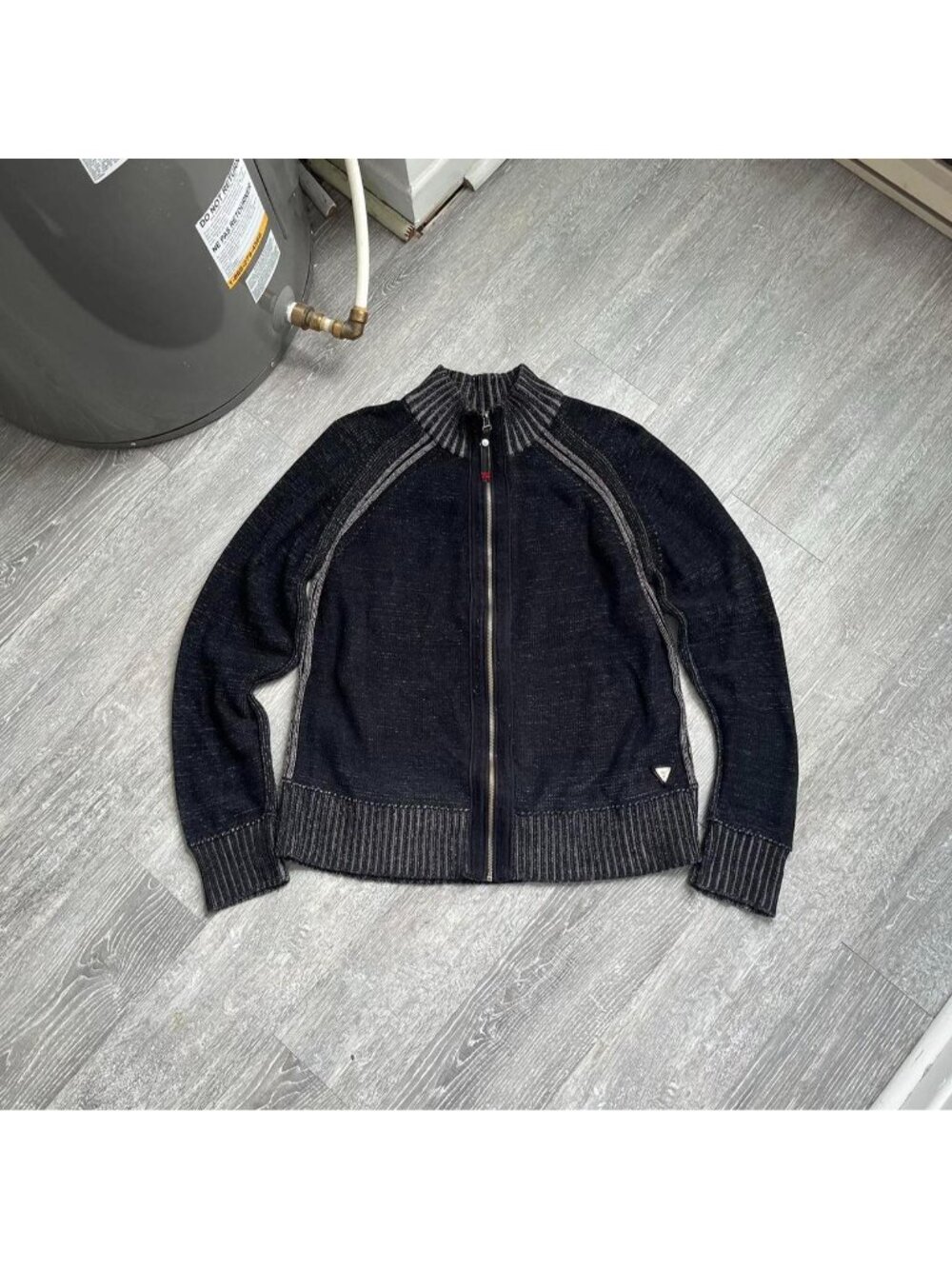 Black / Grey Y2K Guess Full Zip-Up Turtle Neck Sweater (Men’s L)